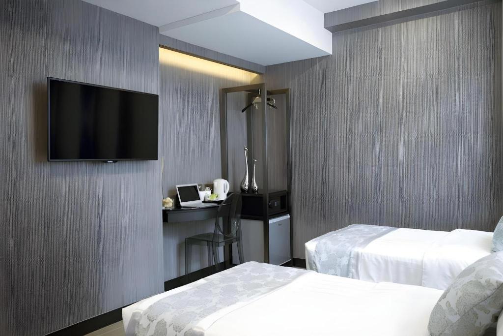 Hotel M1 North Point 3*