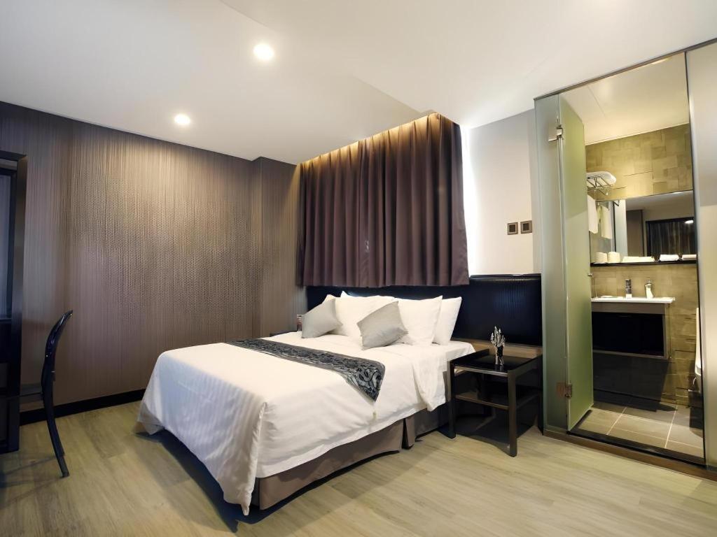 Hotel M1 North Point 3*